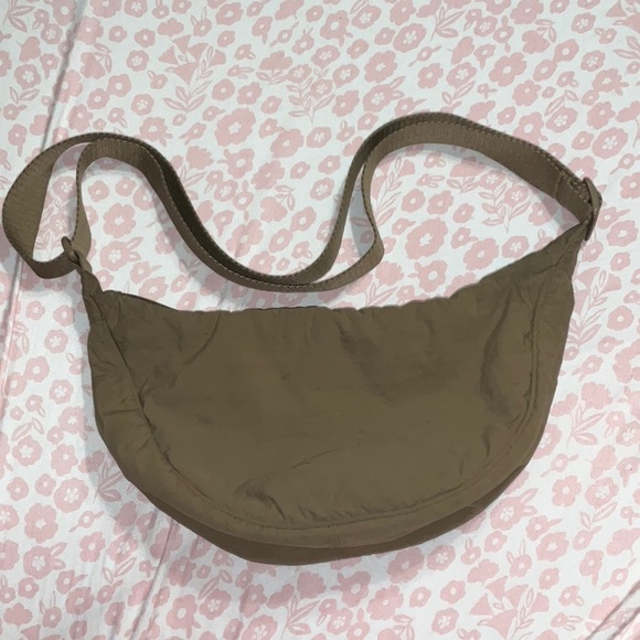 Uniqlo Round Bag Bundle - Picture 7 of 10
